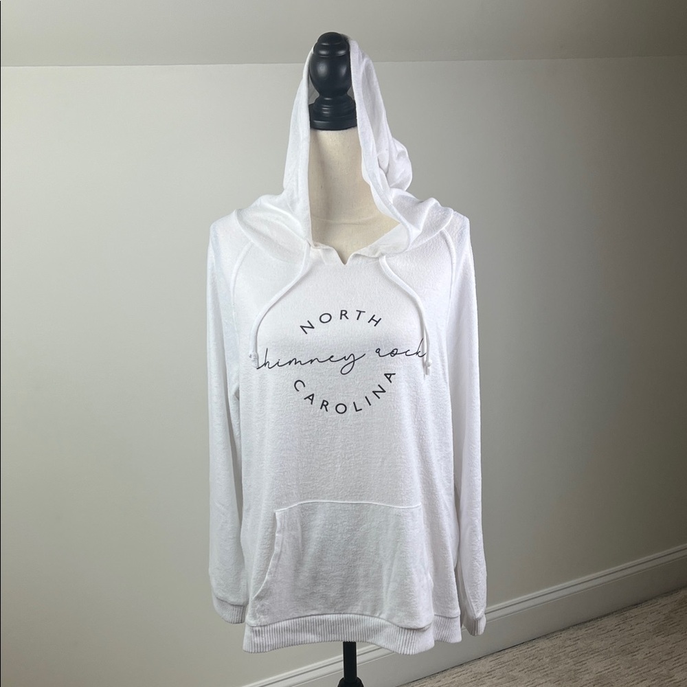 Heritage Women’s Large White Chimney Rock NC Lightweight Graphic Hoodie